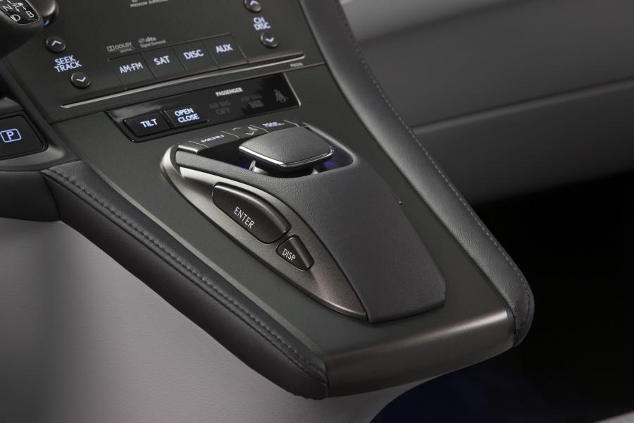  Lexus HS250h 2009 года  (фото 201 из 273)